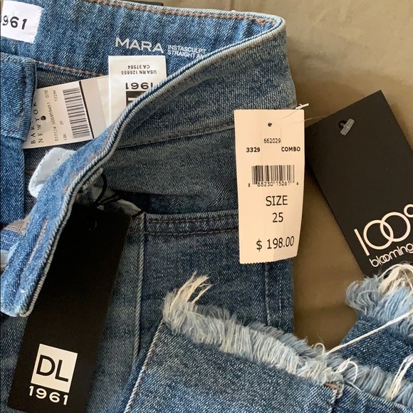 DL1961 Jeans - Picture 2 of 3